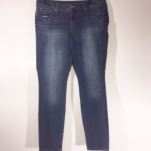 Torrid medium wash skinny jeans (tall) - Picture 3 of 7